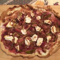 Fig and Goat Cheese Pizza image