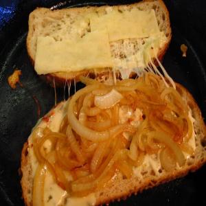 French Onion Soup Grilled Cheese_image