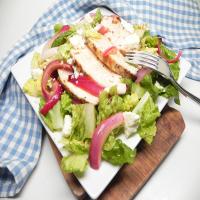 Simple Grilled Chicken Salad_image