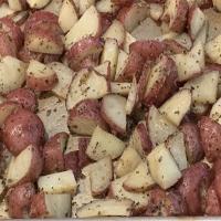 Roasted Garlic Baby Potatoes_image