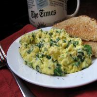 Almost Green Scrambled eggs with Spinach_image