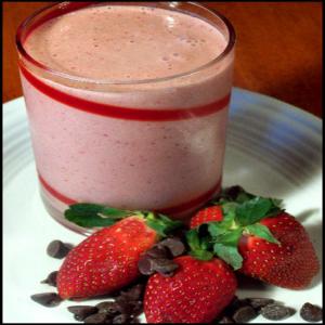 Chocolate Strawberry Clean out the Fridge Smoothie_image
