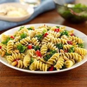Rotini With Kale, Roasted Peppers and Pine Nuts_image
