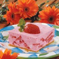 Strawberry Gelatin Dessert_image