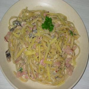 Low - Fat Fettuccine Carbonara for One_image