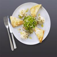 Crab mayonnaise with Melba toast & herb salad image