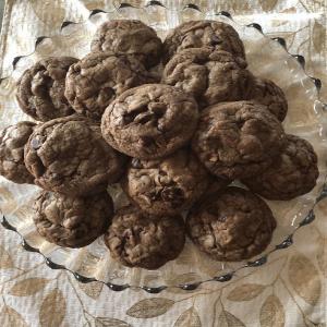 Chewy salted caramel chocolate chip cookies_image
