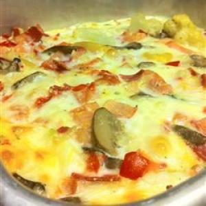 Cheesy Egg White Frittata with Vegetables and Bacon_image