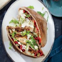 Grilled Chicken Pitas with Sesame Drizzle_image