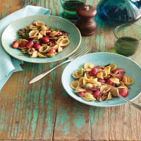 Pasta with Sausage and Red Grapes image