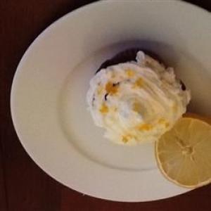 Easy Lemon Whipped Cream Frosting_image