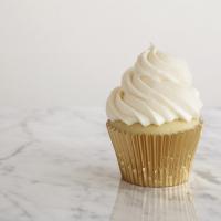 Go-To Vanilla Cupcakes_image