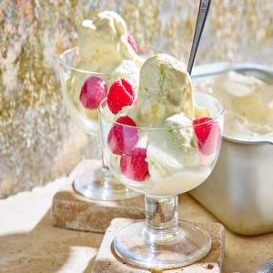Honey & lime ice cream image