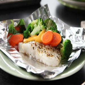 Paquetitos de pescado y verduras con queso_image
