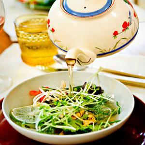 Vietnamese Soup in a Teapot_image