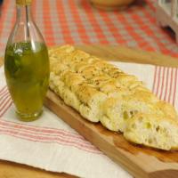 Sunny's Easy Basil and Garlic Oil_image