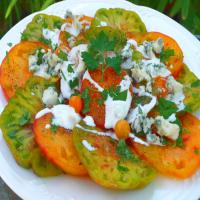 Contessa's Heirloom Tomatoes With Blue Cheese Dressing_image
