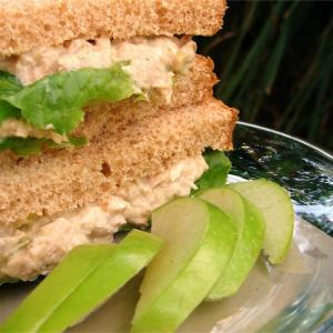 Darra's Famous Tuna Waldorf Salad Sandwich Filling_image