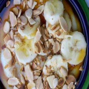 Creamy Cream of Wheat Cereal With Maple Syrup and Bananas_image