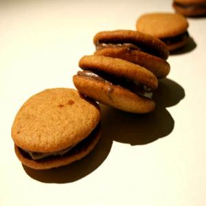 Mini Milk Chocolate Sandwich Cookies_image