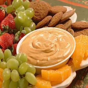 Pumpkin Dip with Gingersnaps and Fruit_image