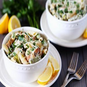 Creamy Lemon Rosemary Pasta with Chicken, Asparagus & Spinach_image