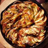 Granny's Apple Scalloped Potatoes_image