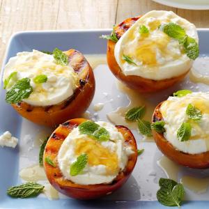 Grilled Nectarines with Burrata and Honey_image
