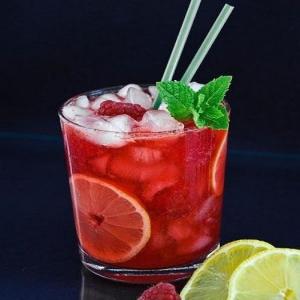 Champagne Raspberry Lemonade image