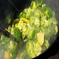 Sautéed Broccoli Recipe With Tomato and Garlic_image