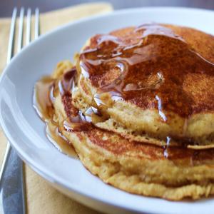 Cornmeal Molasses Pancakes_image