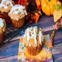 Pumpkin Muffins With Streusel & Cream Cheese Glaze_image
