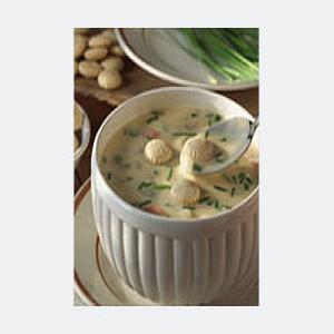 Suculenta sopa de papas y vegetales_image