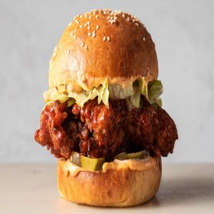 The Ultimate Spicy Fried Chicken Sandwich Recipe_image