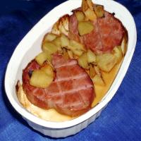 Ham Steaks with Apple Topping_image