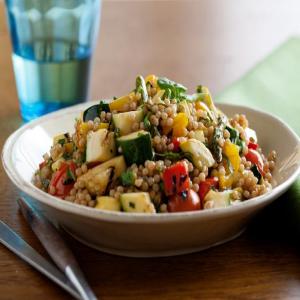 Toasted Israeli Couscous Salad with Grilled Summer Vegetables_image