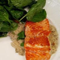 Pan-Fried Salmon With Cannellini Bean Purée_image