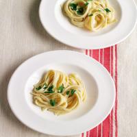 Creamy Fettuccine with Two Cheeses_image