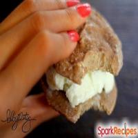 Healthy Banana 'Ice Cream' Cookie Sandwich_image