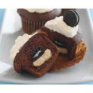 Mini OREO Surprise Cupcakes_image