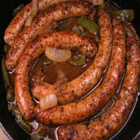 Beer-Braised Bratwursts With Onion_image