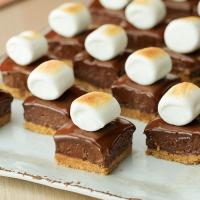 Hot Chocolate Pie Bars Recipe by Tasty image