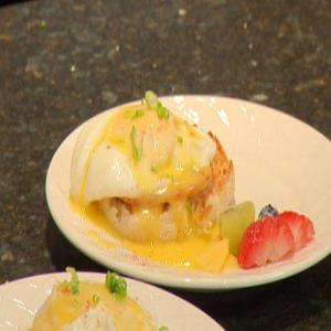 Classic Eggs Benedict with 1-2-3 Hollandaise Sauce_image