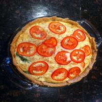 Quiche with Tomato, Basil, and Garlic_image