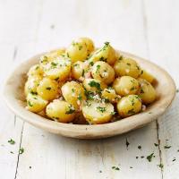 New potato salad with shallots, parsley & vinaigrette_image