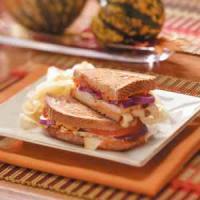 Turkey Sandwiches With Red Pepper Hummus_image