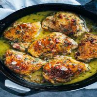Skillet Chicken with Bacon & White Wine Sauce Recipe - (4.5/5)_image