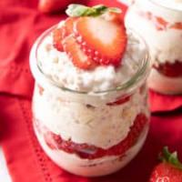Strawberry Overnight Oats Recipe (Vegan, Healthy)_image