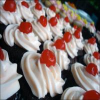 Chocolate-covered Cherry Cupcakes_image