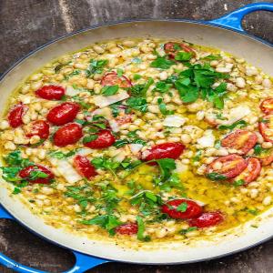15-Minute Garlic Parmesan White Beans Recipe_image